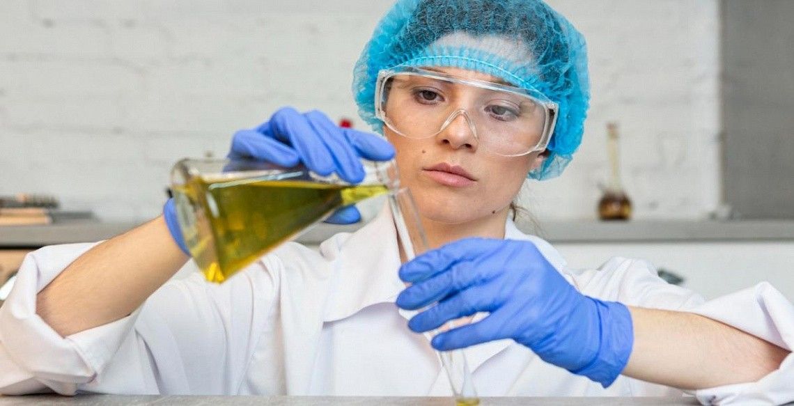 Специалист по контролю качества нефти, газа, газового конденсата и продуктов их переработки